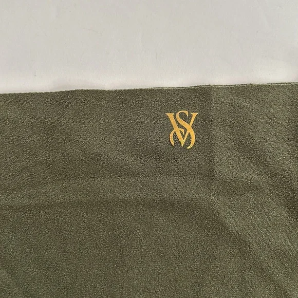 2 pair Victoria’s Secret no show thongs black butterfly shine and casual olive - Picture 8 of 10